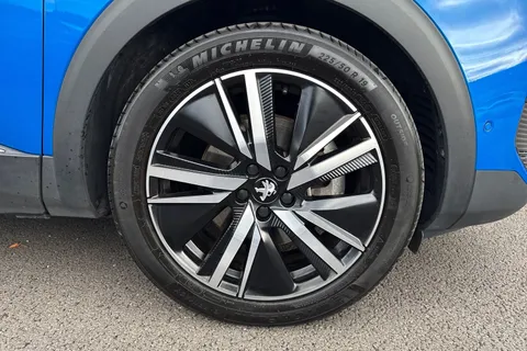 GU72NZA PEUGEOT 3008 1.6 13.2kWh GT e-EAT 4WD Euro 6 (s/s) 5dr Thumbnail #8