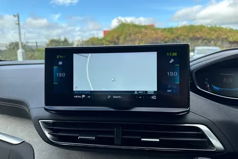 GU72NZA PEUGEOT 3008 1.6 13.2kWh GT e-EAT 4WD Euro 6 (s/s) 5dr Thumbnail #13