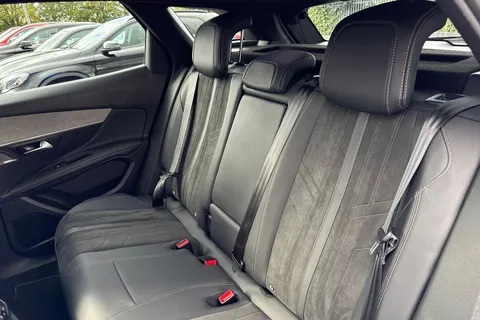 GU72NZA PEUGEOT 3008 1.6 13.2kWh GT e-EAT 4WD Euro 6 (s/s) 5dr Thumbnail #15