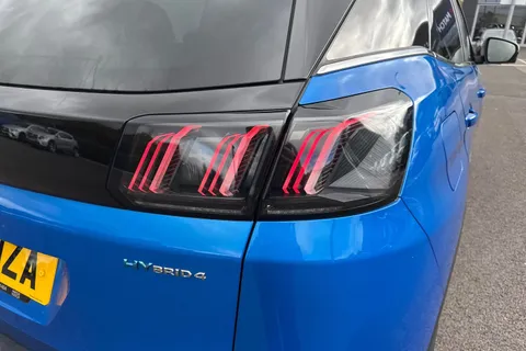 GU72NZA PEUGEOT 3008 1.6 13.2kWh GT e-EAT 4WD Euro 6 (s/s) 5dr Thumbnail #17