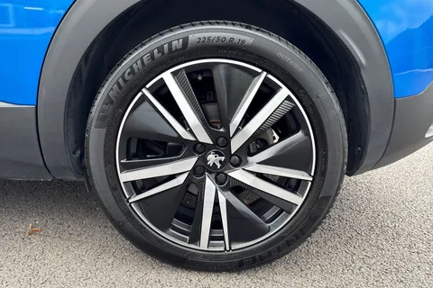 GU72NZA PEUGEOT 3008 1.6 13.2kWh GT e-EAT 4WD Euro 6 (s/s) 5dr Thumbnail #24
