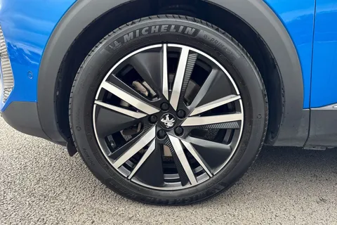 GU72NZA PEUGEOT 3008 1.6 13.2kWh GT e-EAT 4WD Euro 6 (s/s) 5dr Thumbnail #25