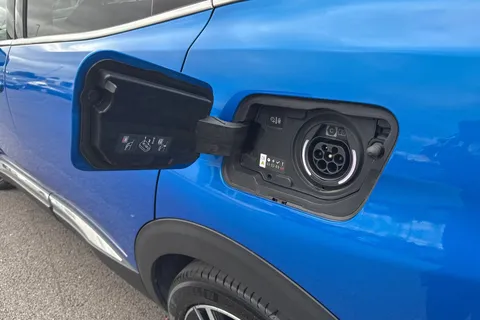 GU72NZA PEUGEOT 3008 1.6 13.2kWh GT e-EAT 4WD Euro 6 (s/s) 5dr Thumbnail #27