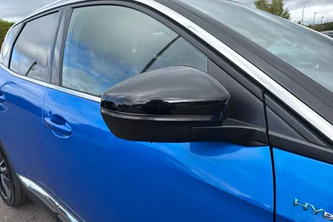 GU72NZA PEUGEOT 3008 1.6 13.2kWh GT e-EAT 4WD Euro 6 (s/s) 5dr Thumbnail #38