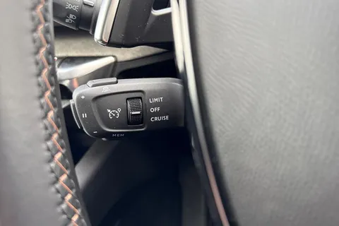 GU72NZA PEUGEOT 3008 1.6 13.2kWh GT e-EAT 4WD Euro 6 (s/s) 5dr Thumbnail #43