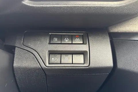 GU72NZA PEUGEOT 3008 1.6 13.2kWh GT e-EAT 4WD Euro 6 (s/s) 5dr Thumbnail #44