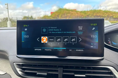 GU72NZA PEUGEOT 3008 1.6 13.2kWh GT e-EAT 4WD Euro 6 (s/s) 5dr Thumbnail #47