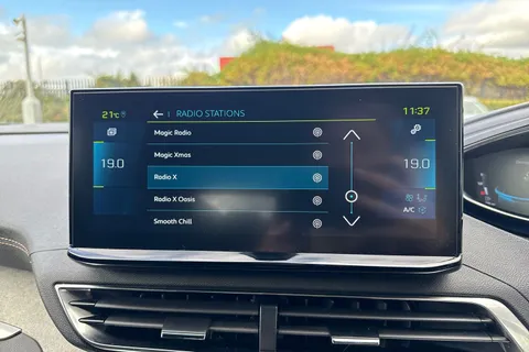 GU72NZA PEUGEOT 3008 1.6 13.2kWh GT e-EAT 4WD Euro 6 (s/s) 5dr Thumbnail #48