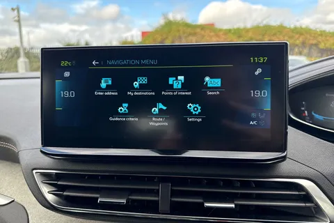 GU72NZA PEUGEOT 3008 1.6 13.2kWh GT e-EAT 4WD Euro 6 (s/s) 5dr Thumbnail #53