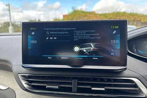 GU72NZA PEUGEOT 3008 1.6 13.2kWh GT e-EAT 4WD Euro 6 (s/s) 5dr Thumbnail #55