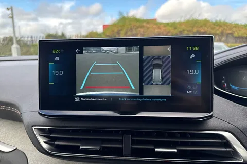 GU72NZA PEUGEOT 3008 1.6 13.2kWh GT e-EAT 4WD Euro 6 (s/s) 5dr Thumbnail #56