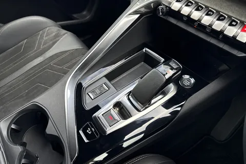 GU72NZA PEUGEOT 3008 1.6 13.2kWh GT e-EAT 4WD Euro 6 (s/s) 5dr Thumbnail #60