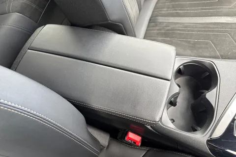 GU72NZA PEUGEOT 3008 1.6 13.2kWh GT e-EAT 4WD Euro 6 (s/s) 5dr Thumbnail #61