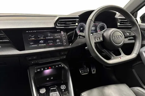 DG74YPU Audi A3 Black Edition 35 TFSI 150 PS S tronic Thumbnail #2
