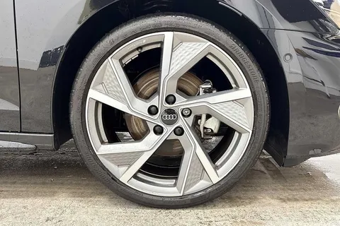 DG74YPU Audi A3 Black Edition 35 TFSI 150 PS S tronic Thumbnail #5