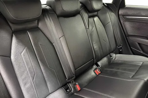 DG74YPU Audi A3 Black Edition 35 TFSI 150 PS S tronic Thumbnail #9