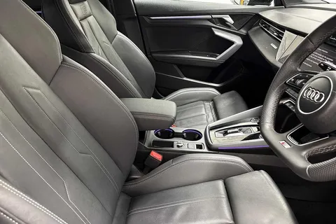 DG74YPU Audi A3 Black Edition 35 TFSI 150 PS S tronic Thumbnail #10