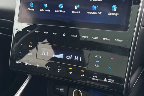 WV23KUY Hyundai Tucson 1.6 TGDi Plug-in Hybrid Ultimate 5dr 4WD Auto Thumbnail #22