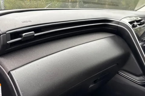 WV23KUY Hyundai Tucson 1.6 TGDi Plug-in Hybrid Ultimate 5dr 4WD Auto Thumbnail #37