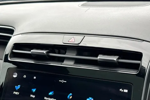 WV23KUY Hyundai Tucson 1.6 TGDi Plug-in Hybrid Ultimate 5dr 4WD Auto Thumbnail #46