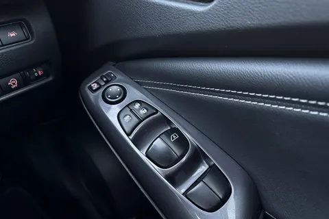 18 of 46 for NISSAN JUKE 1.0 DiG-T 114 N-Connecta 5dr