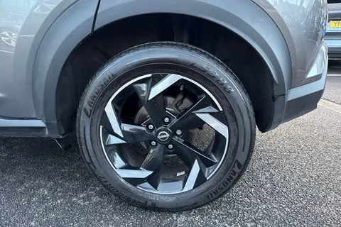 24 of 46 for NISSAN JUKE 1.0 DiG-T 114 N-Connecta 5dr