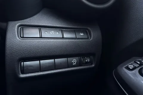 26 of 46 for NISSAN JUKE 1.0 DiG-T 114 N-Connecta 5dr