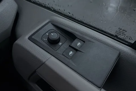 MF75FOH Volkswagen Crafter CR35 Panel Van Commerce Plus LWB 163 PS 2.0 TDI rwd manual Thumbnail #18