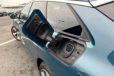  Audi A6 E-Tron Avant 83kWh S line Auto 5dr Thumbnail #32