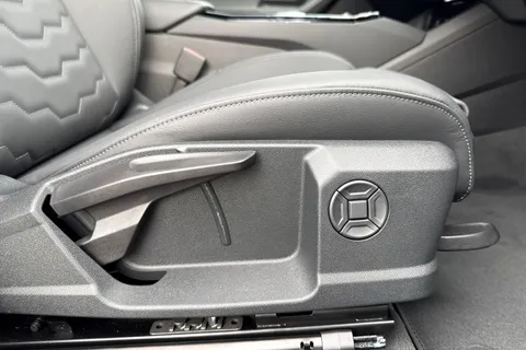  Audi A6 E-Tron Avant 83kWh S line Auto 5dr Thumbnail #45