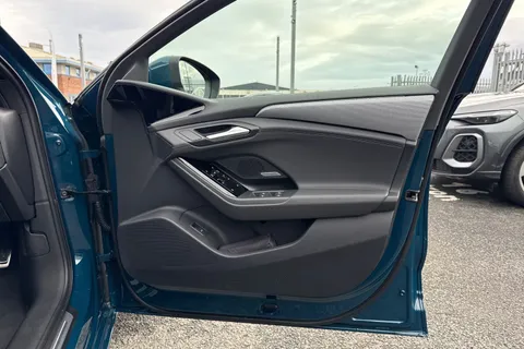  Audi A6 E-Tron Avant 83kWh S line Auto 5dr Thumbnail #46