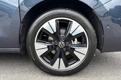 23 of 63 for VOLKSWAGEN CALIFORNIA 2.0 TDI Ocean 5dr DSG