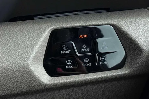 44 of 63 for VOLKSWAGEN CALIFORNIA 2.0 TDI Ocean 5dr DSG