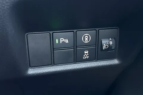 26 of 49 for HONDA JAZZ 1.5 i-MMD Hybrid EX 5dr eCVT