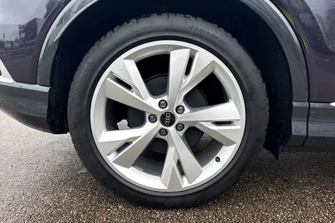 11 of 66 for Audi Q4 e-tron Q4 S line 45 e-tron 210,00 kW