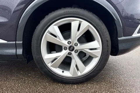 12 of 66 for Audi Q4 e-tron Q4 S line 45 e-tron 210,00 kW