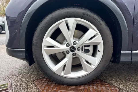 13 of 66 for Audi Q4 e-tron Q4 S line 45 e-tron 210,00 kW