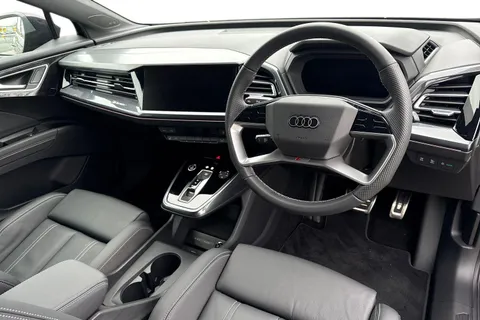 14 of 66 for Audi Q4 e-tron Q4 S line 45 e-tron 210,00 kW