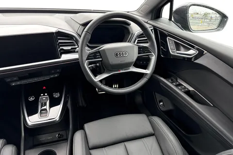 18 of 66 for Audi Q4 e-tron Q4 S line 45 e-tron 210,00 kW