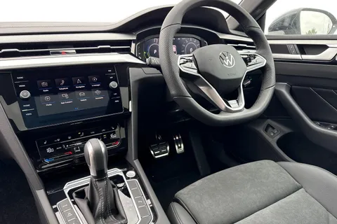 DA75HYH Volkswagen Arteon 1.4 TSI eHybrid R-Line 5dr DSG | Power Tailgate | ACC Thumbnail #18