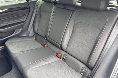 DA75HYH Volkswagen Arteon 1.4 TSI eHybrid R-Line 5dr DSG | Power Tailgate | ACC Thumbnail #19