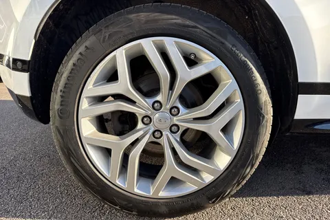 11 of 61 for Land Rover Range Rover Evoque 1.5 P300e 12.2kWh R-Dynamic SE Auto 4WD Euro 6 (s/s) 5dr