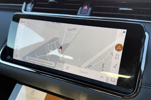 17 of 61 for Land Rover Range Rover Evoque 1.5 P300e 12.2kWh R-Dynamic SE Auto 4WD Euro 6 (s/s) 5dr