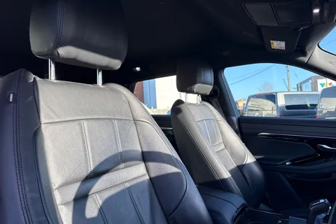 24 of 61 for Land Rover Range Rover Evoque 1.5 P300e 12.2kWh R-Dynamic SE Auto 4WD Euro 6 (s/s) 5dr