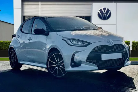 DU25CWN Toyota Yaris 1.5 VVT-h GR SPORT Hatchback 5dr Petrol Hybrid E-CVT Euro 6 (s/s) (130 ps) Thumbnail #2