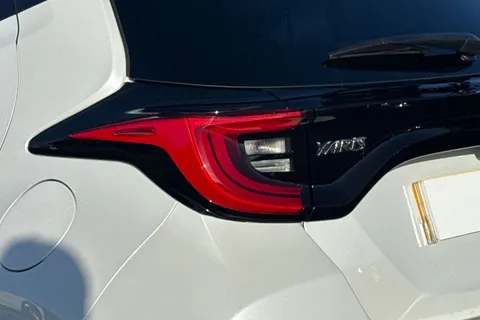 DU25CWN Toyota Yaris 1.5 VVT-h GR SPORT Hatchback 5dr Petrol Hybrid E-CVT Euro 6 (s/s) (130 ps) Thumbnail #8