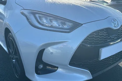 DU25CWN Toyota Yaris 1.5 VVT-h GR SPORT Hatchback 5dr Petrol Hybrid E-CVT Euro 6 (s/s) (130 ps) Thumbnail #9