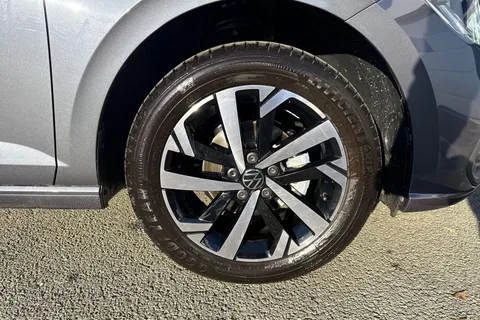 DE75KFK Volkswagen Polo 1.0 TSI Match 5dr DSG | Parking sensors | Rear Camera Thumbnail #11