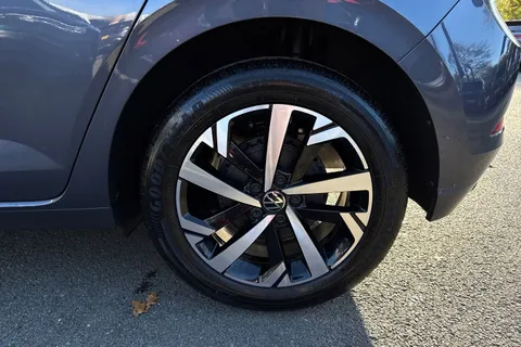 DE75KFK Volkswagen Polo 1.0 TSI Match 5dr DSG | Parking sensors | Rear Camera Thumbnail #13