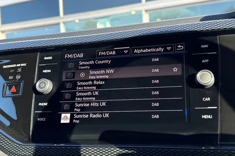 DE75KFK Volkswagen Polo 1.0 TSI Match 5dr DSG | Parking sensors | Rear Camera Thumbnail #26